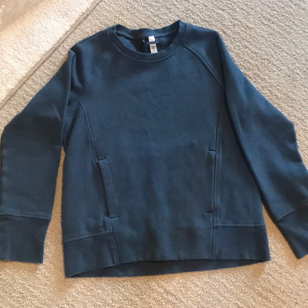 Lululemon size 4
